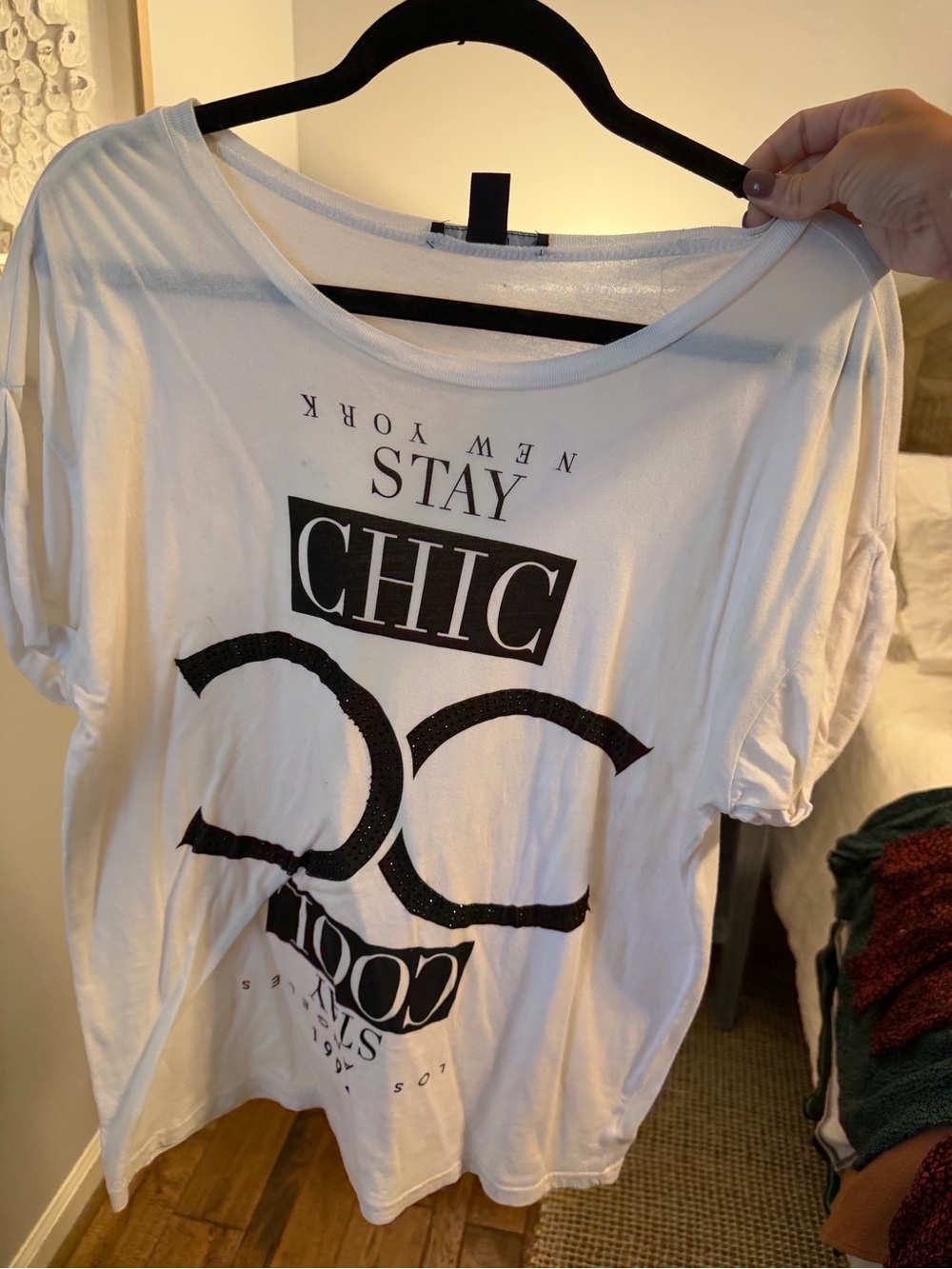Forever 21 White & Black 'Stay Chic' Graphic Tee